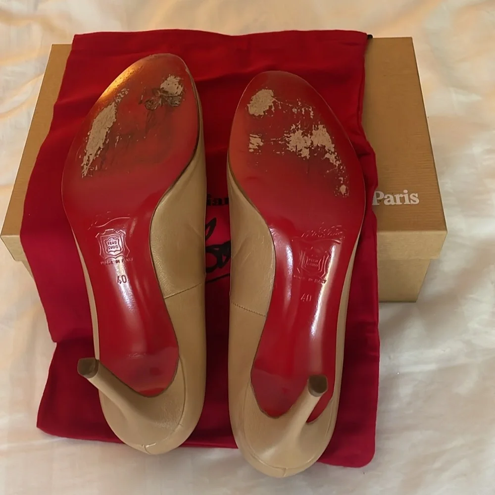 Christian Louboutin Beige Leather Simple Pump - Picture 2 of 5